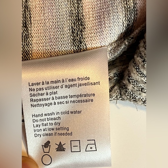 Charlie B Striped Gray and White w Pastel Colors Women’s Sweater Size Small - Picture 13 of 16